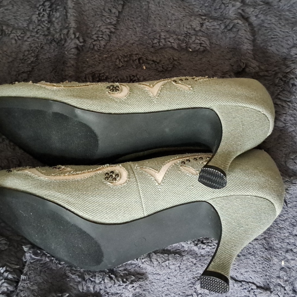 Bellini Cloth Pumps - Picture 3 of 5